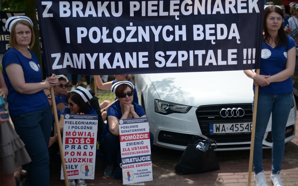 Pielęgniarki raczej bez szans na wyższe podwyżki