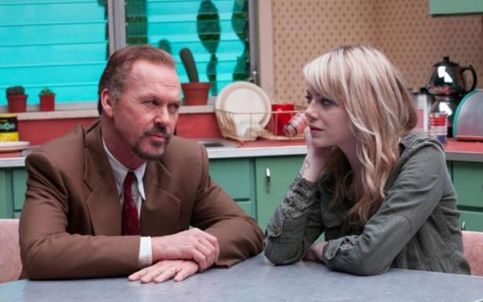 Michael Keaton i Emma Stone jako jego filmowa córka. Oboje są nominowani do Oscara. „Birdman” od pią