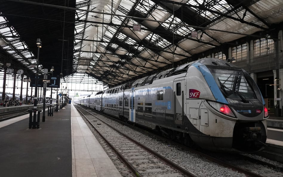 Czarny tydzień we Francji. Strajkuje załoga kolei SNCF