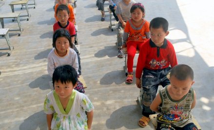 Chiny: Wychowawca w przedszkolu oskarżony o celowe otrucie dzieci