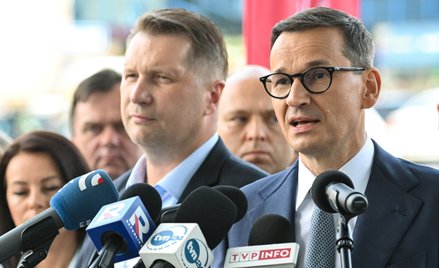 Posłowie PiS Przemysław Czarnek i Mateusz Morawiecki