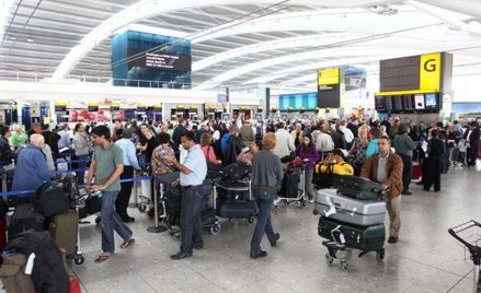Rząd musi zająć się kolejkami na Heathrow