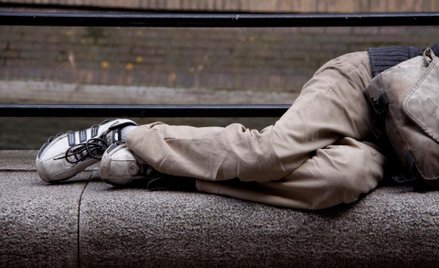 Czy Warszawa podpisze Kartę Praw Osób Doświadczających Bezdomności