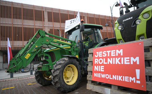 Protest rolników przed Urzędem Wojewódzkim w Gdańsku