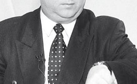 Józef Oleksy głosił w 1996 roku hasło: „prasa kłamie”