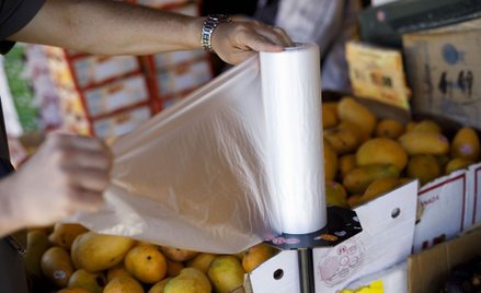 Konsumenci polubili plastikowe opakowania