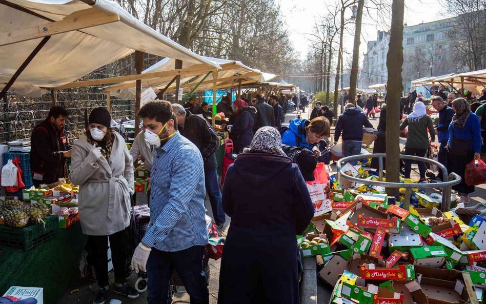 Niemcy: Dobowy wzrost liczby zakażeń znów poniżej 1000