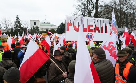 Czy Polsce może zacząć poważnie zagrażać polexit?