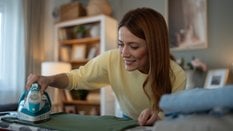 Kobiety wciąż bardziej zaangażowane są w prace domowe