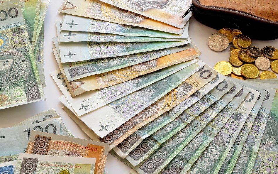 Związkowcy chcą dwóch podwyżek minimalnego wynagrodzenia w 2023 r.