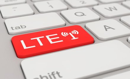 Polkomtel wnioskuje do premier o uchylenie rozporządzenia