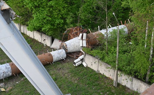 Szczątki wieży telewizyjnej w Charkowie