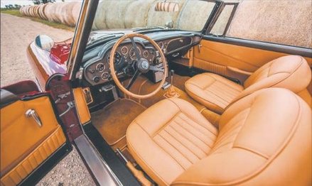 Wyprodukowany w 1965 r. kabriolet jeździł długo w Wielkiej Brytanii, ale potem trafił za ocean.