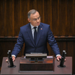 Prezydent Andrzej Duda wygłasza orędzie na sali plenarnej Sejmu