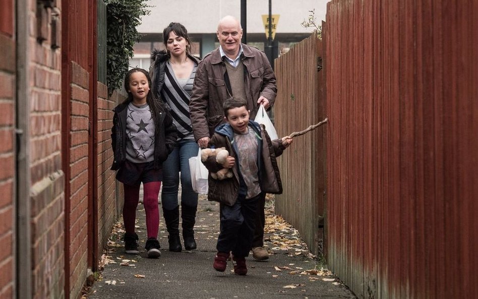 Hayley Squires i Dave Johns jako bohaterowie filmu „Ja, Daniel Blake”. Od piątku na ekranach.