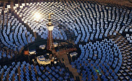 Coraz więcej państw decyduje się na korzystanie z energii słonecznej na dużą skalę; dlatego coraz wi