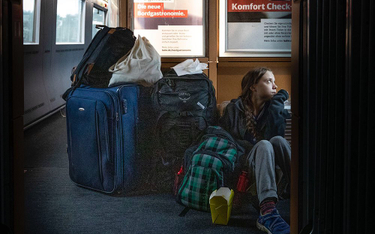 Niemcy: Greta Thunberg tłumaczy się ze zdjęcia na podłodze pociągu