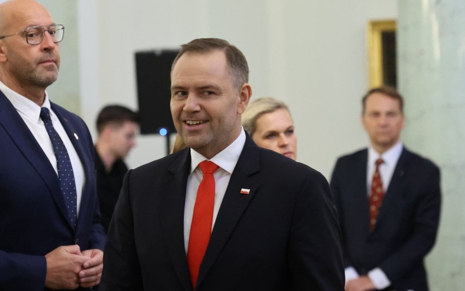Prezydent RP Karol Nawrocki podczas posiedzenia Rady Gabinetowej w Pałacu Prezydenckim w Warszawie