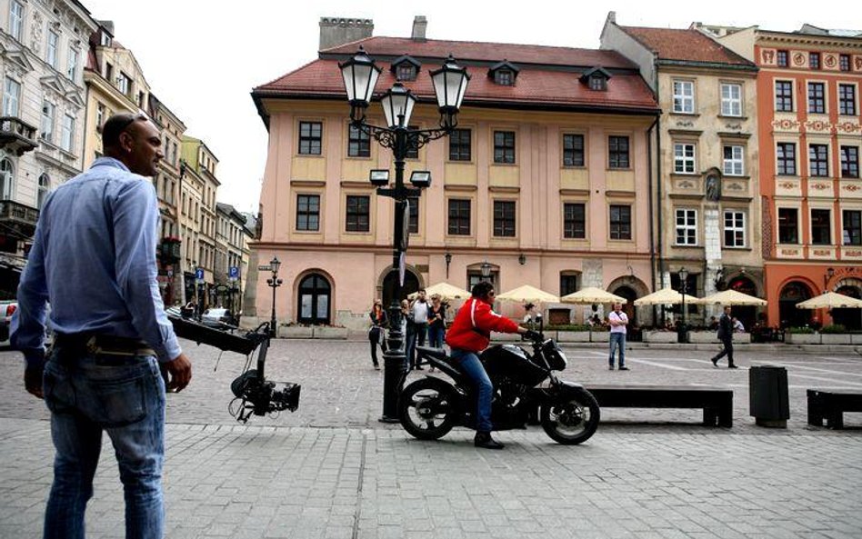 Tymczasem mobilne laboratorium może np. liczyć i monitorować pojazdy poruszające się po drogach