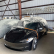 Tesla Model 3 po modernizacji. Dłuższa, bardziej sportowa i tańsza w produkcji