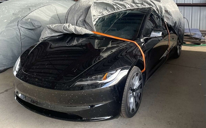 Tesla Model 3 po modernizacji. Dłuższa, bardziej sportowa i tańsza w produkcji