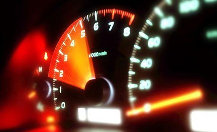 Ograniczenie prędkości do 50 km/h to około 2 tys. zabitych mniej na polskich drogach każdego roku.