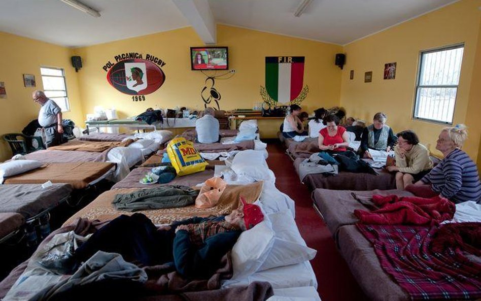 Co zrobić z ludźmi, którzy stracili wszystko