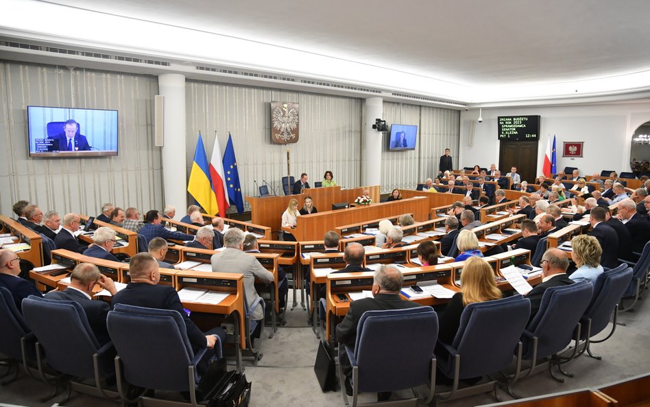 Senat przyjął podwyżkę świadczenia 500+. Wypłata 800+ od stycznia 2024