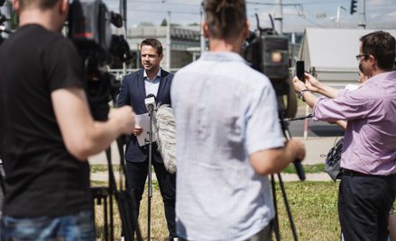 W nowych warunkach politycy nie mogą liczyć na to, że coś ukryje się przed wyborcami
