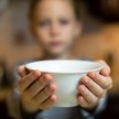 – 364 tysiące dzieci w Polsce żyje poniżej progu ubóstwa. Najpewniej jeszcze więcej dzieci cierpi z 