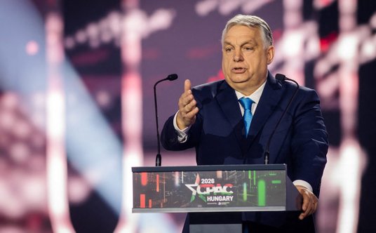 Viktor Orban, przywódca partii Fidesz, rządzi Węgrami nieprzerwanie od 2010 r. Wcześniej był premier