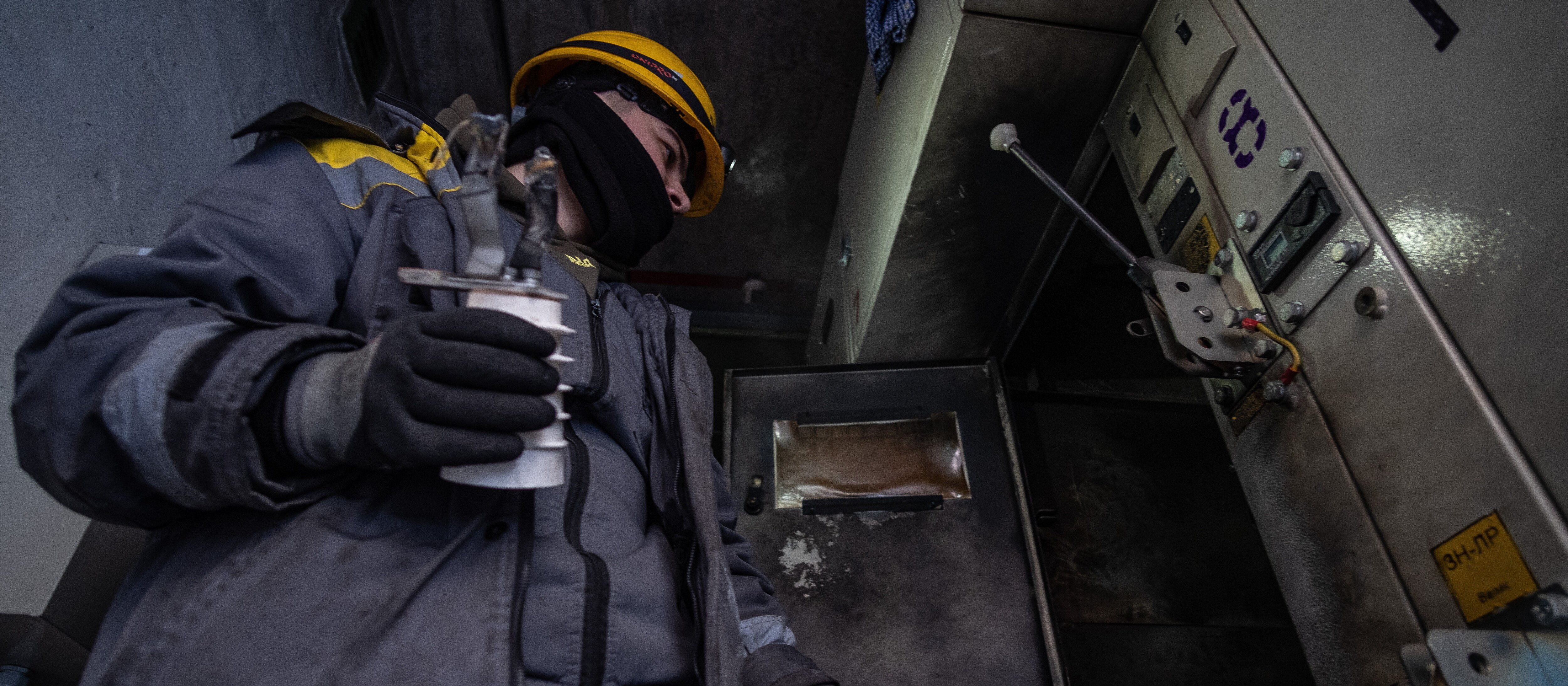 Ciepło powoli wraca do Kijowa. 19 godzin na dobę bez prądu