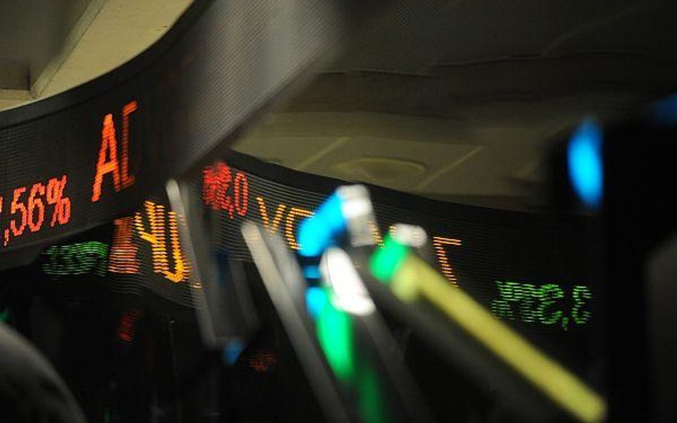 Sierpień na rynkach surowcowych – drożeją kruszce