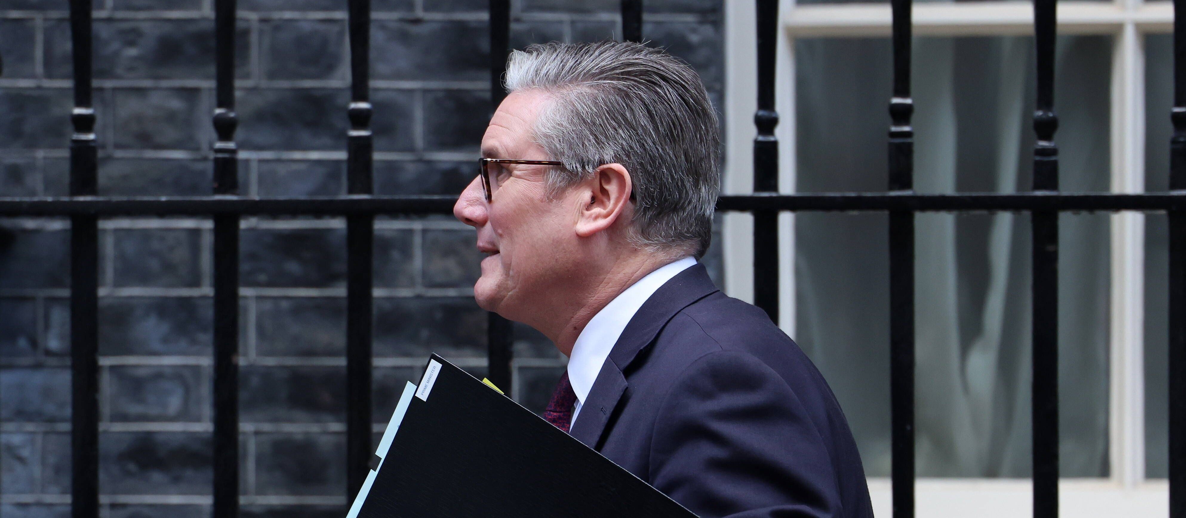 Afera Epsteina zagraża brytyjskiemu premierowi. Dymisje współpracowników Keira Starmera