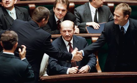 Maciej Płażyński między Jarosławem Kalinowskim (z lewej), Donaldem Tuskiem i Pawłem Piskorskim (z ty