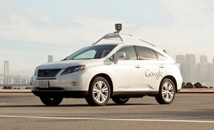Lexusy z charakterystycznym wyposażeniem służą do testowania technologii autonomicznej jazdy Google.