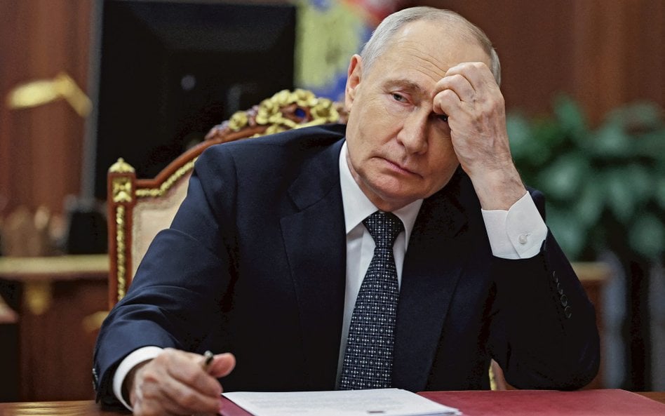 Im bardziej Putin zagłębia się w szczegóły operacyjne działań wojennych, tym wyraźniej ujawnia, jak 
