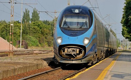 Katowice: Wszedł na tory prosto pod Pendolino. Opóźnienia pociągów