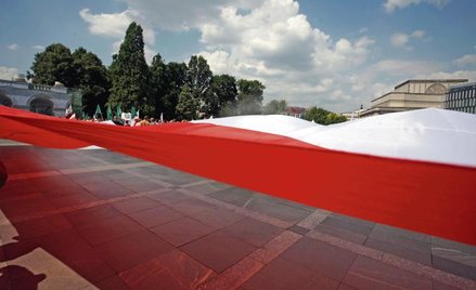 PiS będzie grabarzem III RP. Nie zbuduje nowej, IV Rzeczpospolitej, ale doszczętnie zrujnuje i skomp