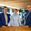 Od prawej Patrick Radzimierski, kierujący działalnością pro bono w warszawskim biurze Dentons, Iga N