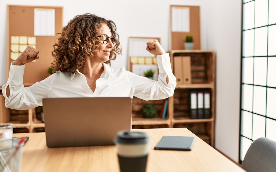 Psycholog twierdzi, że wbrew obiegowej opinii, odejścia z pracy nie należy rozpatrywać w kategorii p