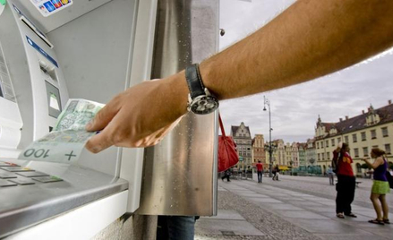 Zagraniczne oddziały zastąpią banki krajowe