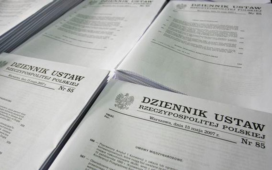 Dostęp do treści aktów prawnych regulowany jest odrębną ustawą z 20 lipca 2000 r. o ogłaszaniu aktów