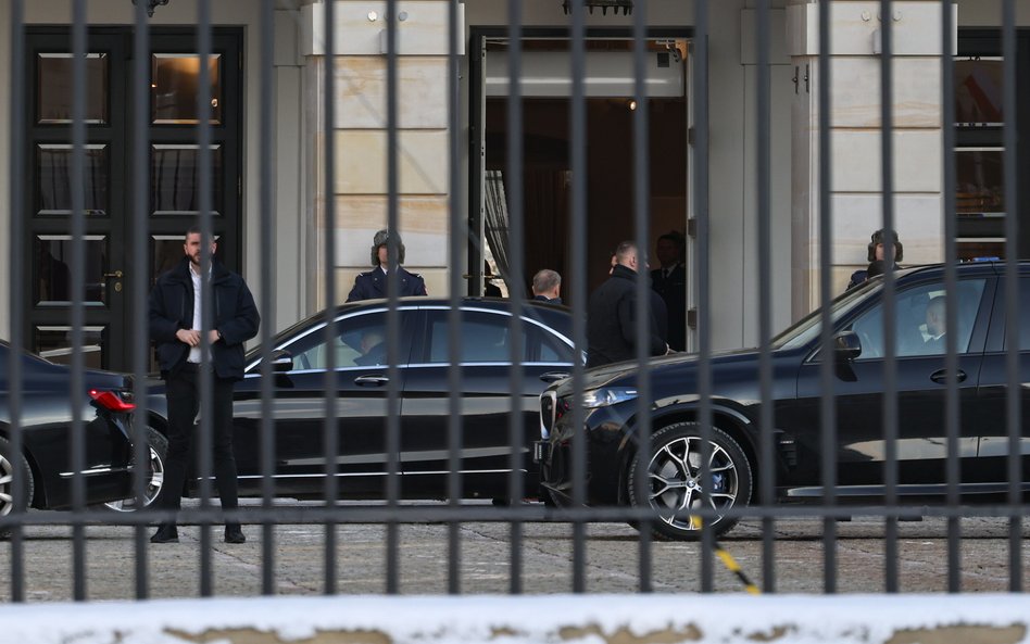 Premier Donald Tusk po przyjeździe na spotkanie z prezydentem Karolem Nawrockim w Pałacu Prezydencki