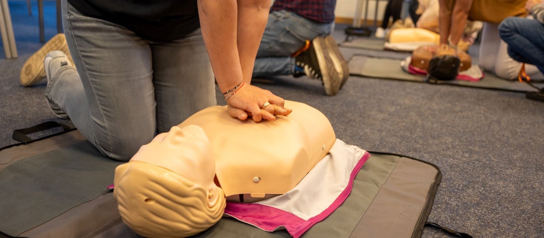 Jak sobie radzić w sytuacjach kryzysowych? Samorządy uczą mieszkańców