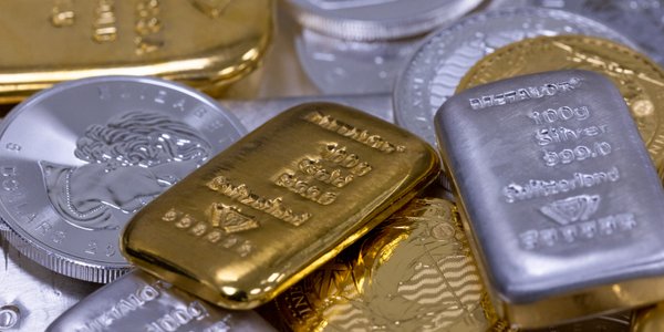 Historyczny krach na metalach szlachetnych. Złoto poniżej 4500 dolarów