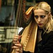 „Kołysanka” to film wspaniale wizualnie wystylizowany (zdjęcia Arkadiusza Tomiaka), z sugestywną, ni