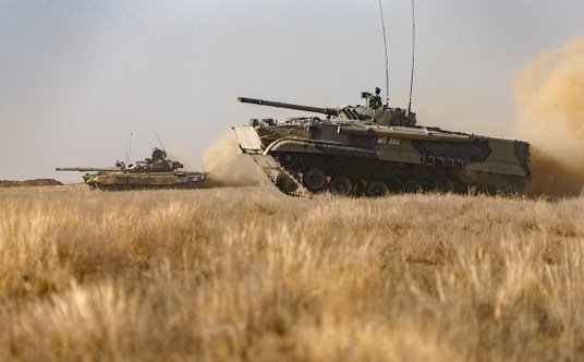 "pododdziały pancerne i zmechanizowane Federacji Rosyjskiej. Fot./MO FR."