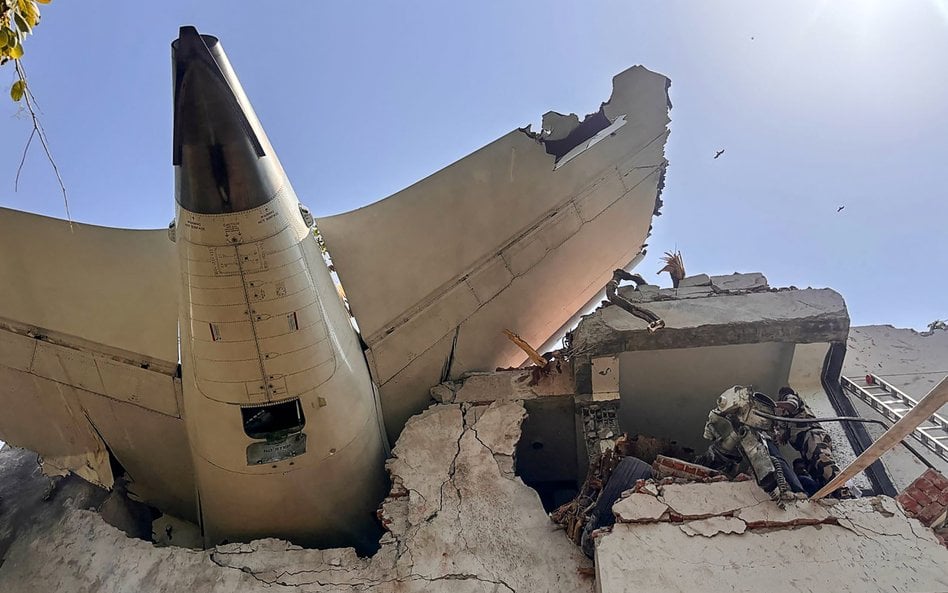 Boeing 787 Dreamliner Air India spadł tuż po starcie z lotniska w Ahmedabadzie