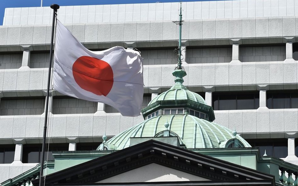 Premier Japonii Shinzo Abe rusza do walki z wirusem